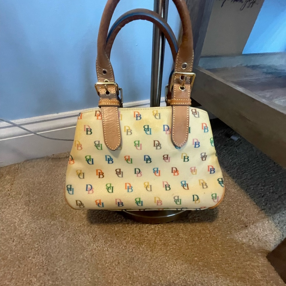 VINTAGE Dooney & Bourke Bag!